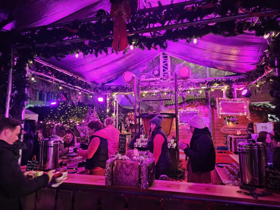 Marché de Noël Weiße-Lilie-Brunnen