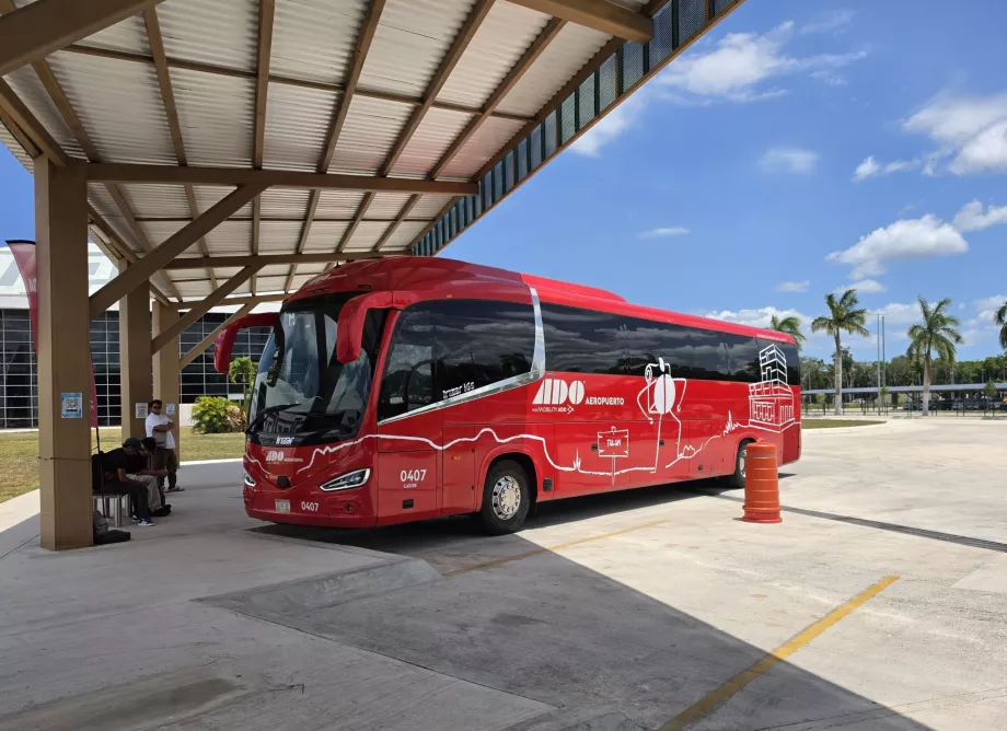 Arrêt de bus ADO