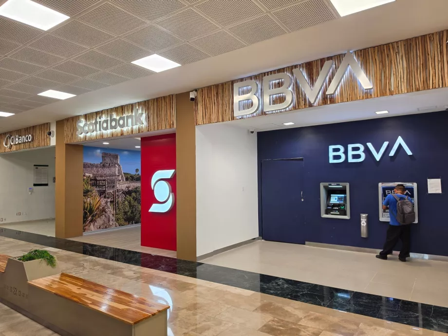 Distributeurs automatiques de billets appartenant à des banques mexicaines