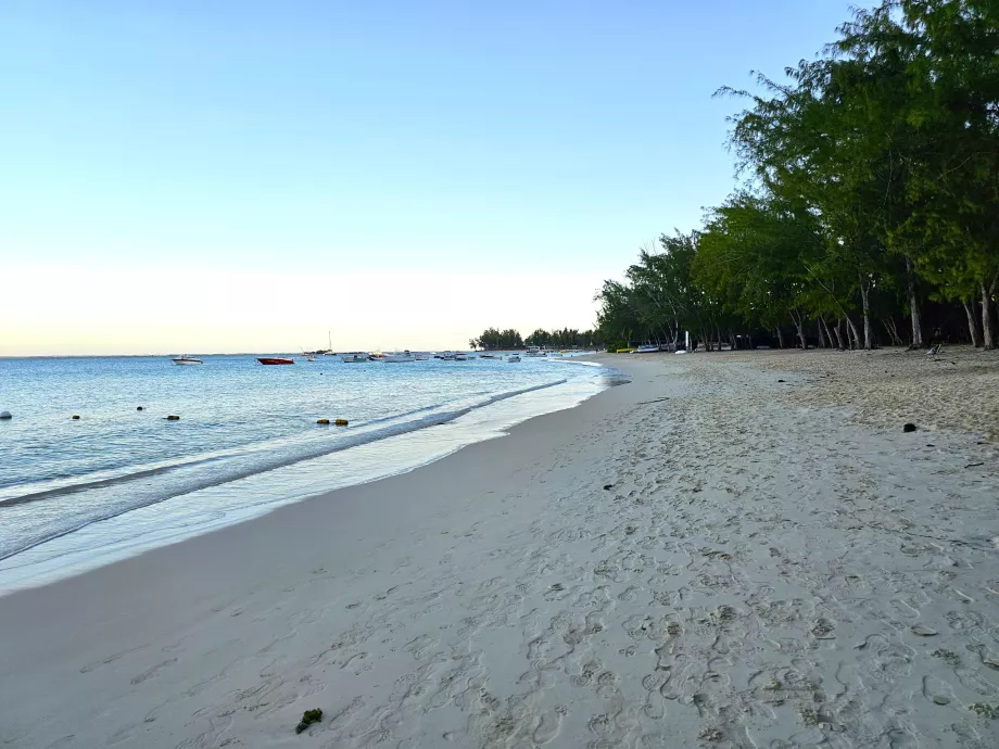 Plage publique de Mon Choisy