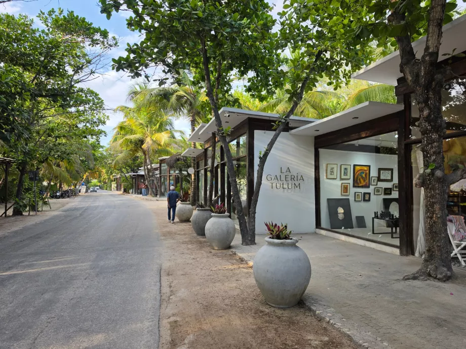 Les boutiques de la rue principale