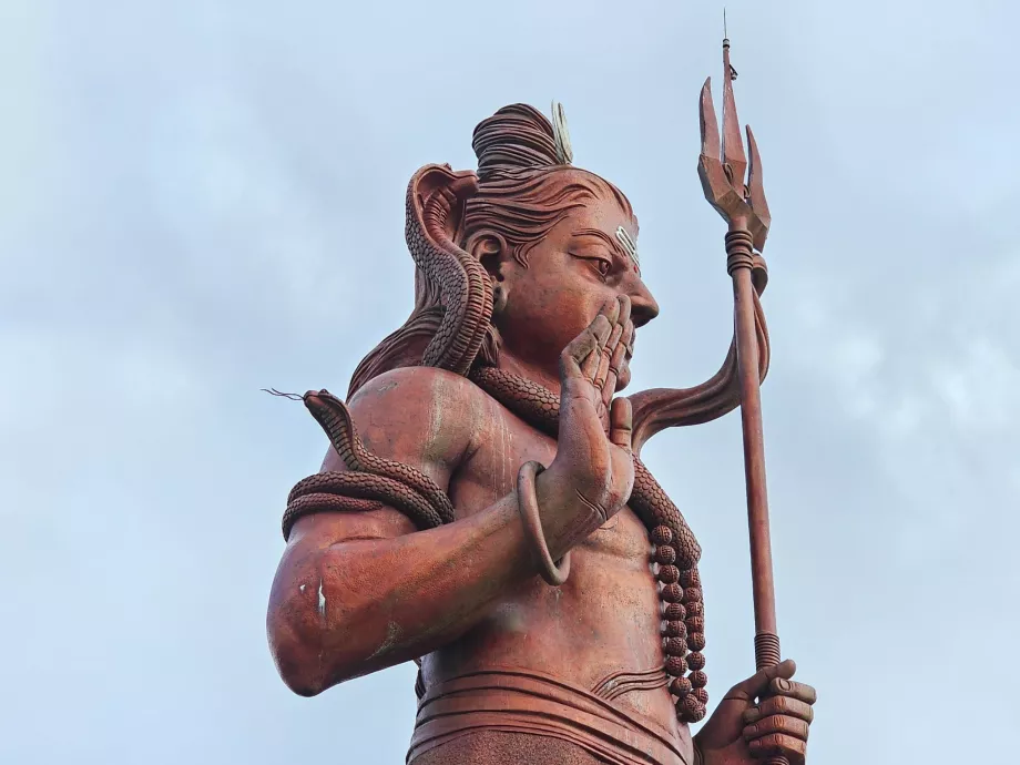 Statues du temple de Grand Bassin