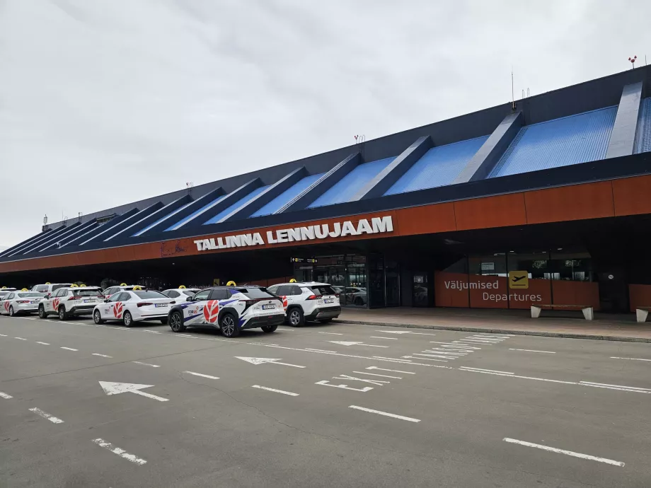 arrivée à l'aéroport de Tallinn