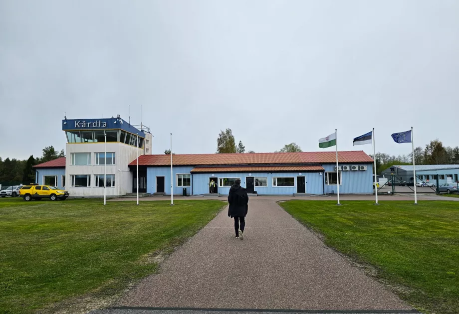arrivée par l'aéroport de Kärdla