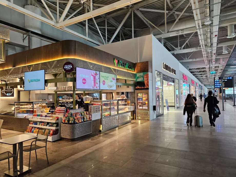 Boutiques et restaurants, Terminal 1, section des transports intérieurs