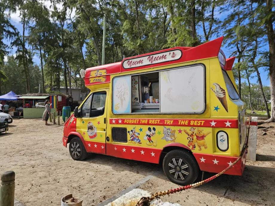 Stand de glaces sur la plage de La Cambuse