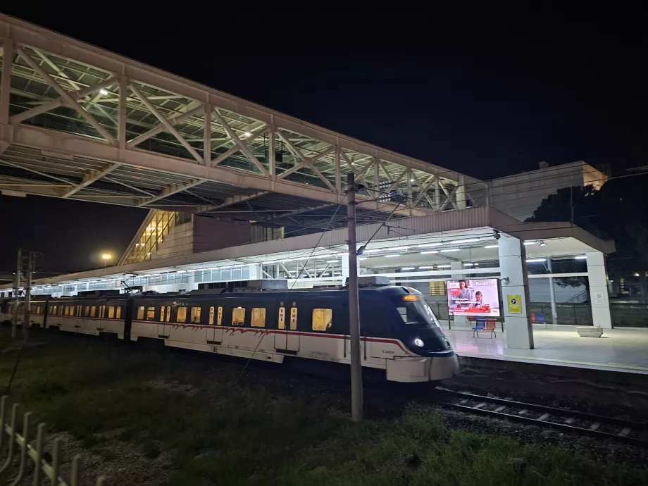 Stations de métro à l'aéroport d'Izmir