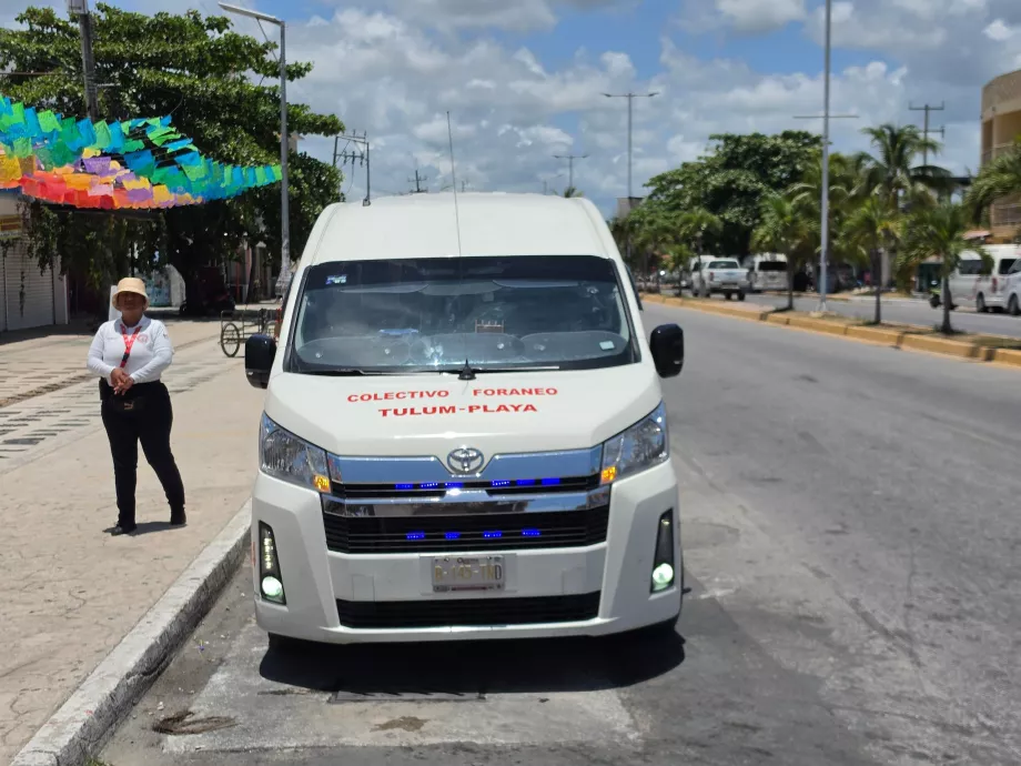 Colectivo, un point de ramassage dans le centre de Tulum