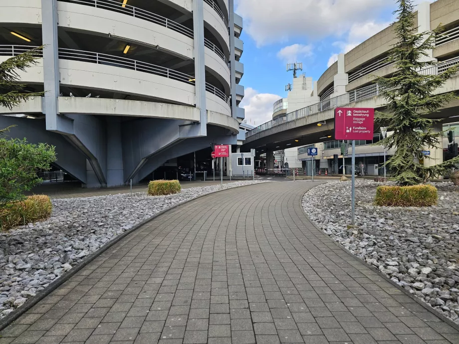 Le chemin vers la salle des bagages