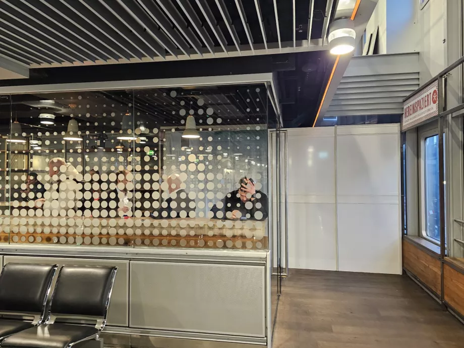 Salles fumeurs dans la zone de transit