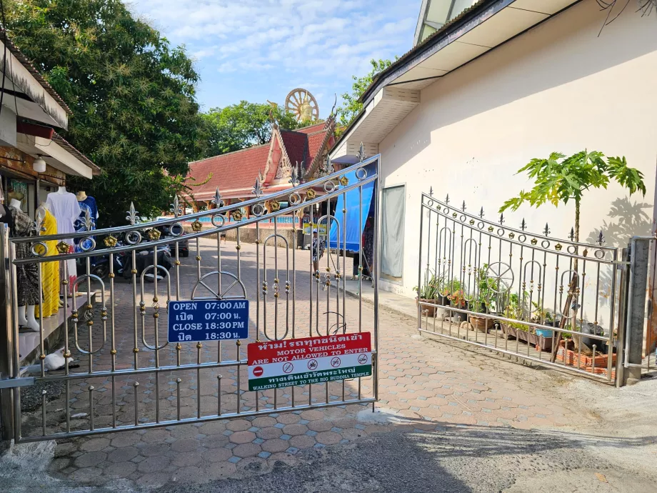 Wat Phra Yai, heures d'ouverture