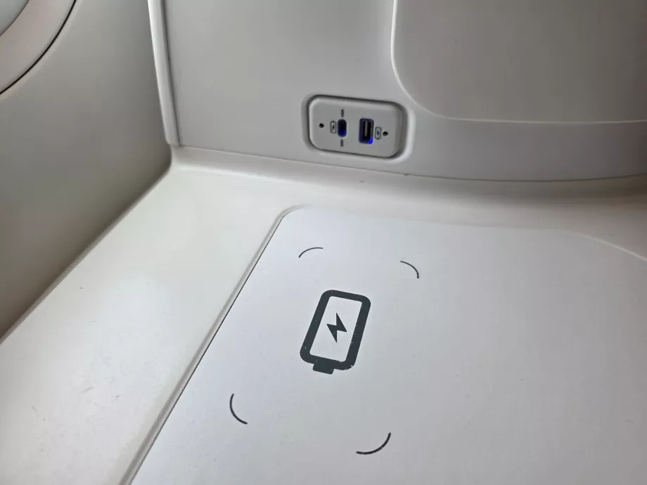 Recharge sans fil et ports USB