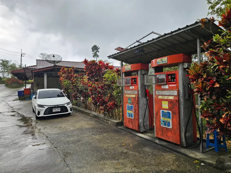 Petite pompe à essence