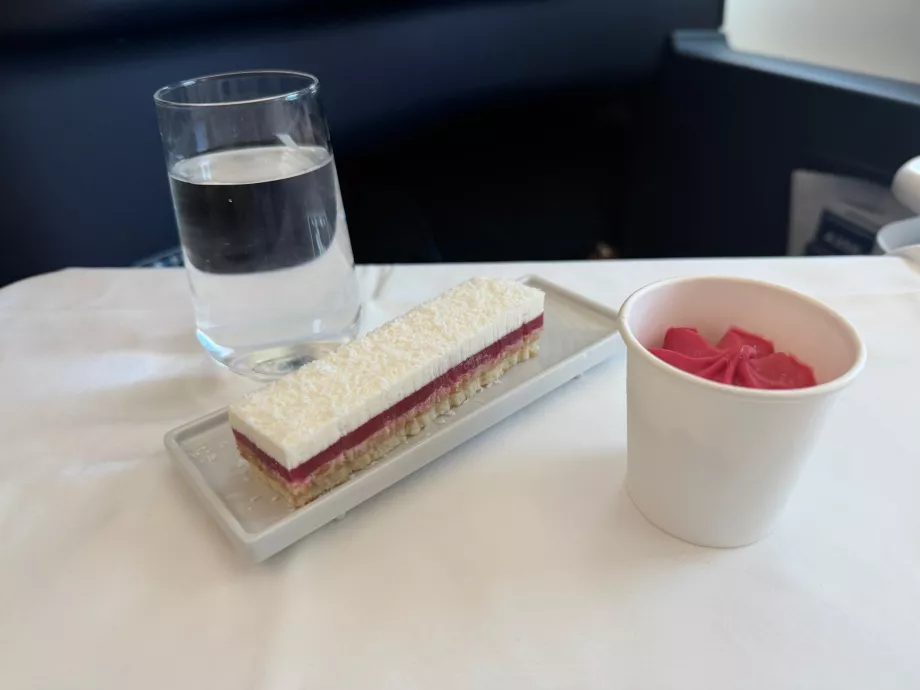 Déjeuner, option 2 : dessert à la framboise et à la noix de coco