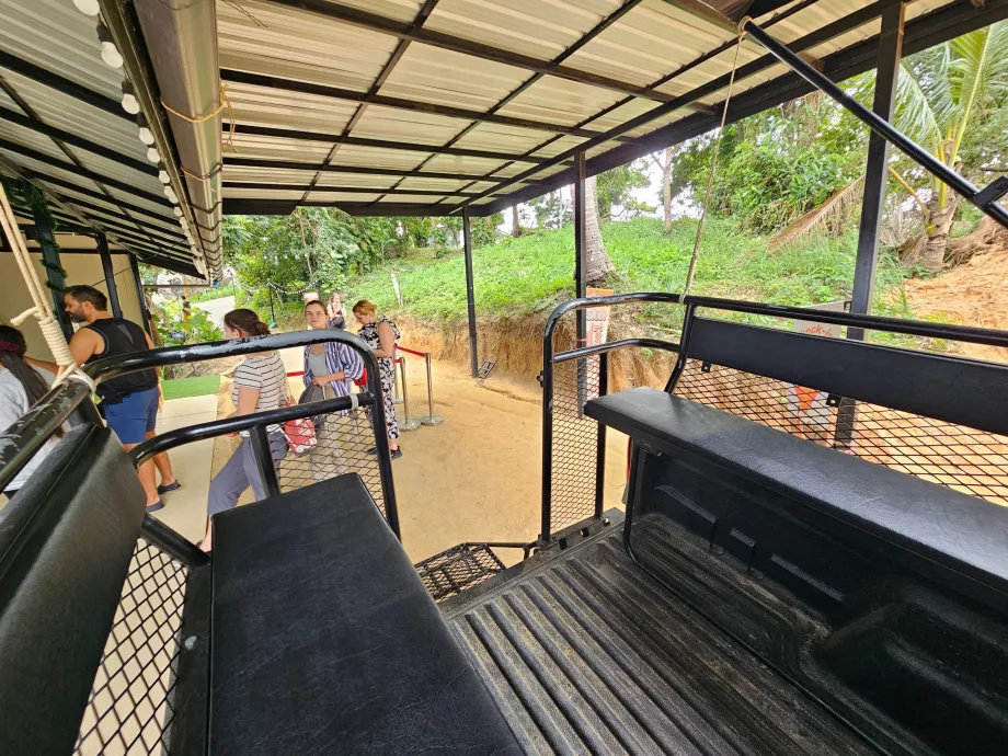 Jeeps de transport jusqu'à la pierre de chevauchement 2