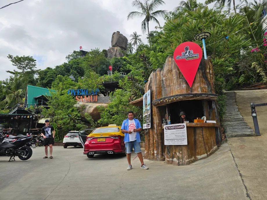 Billetterie et parking à Overlap Stone 1