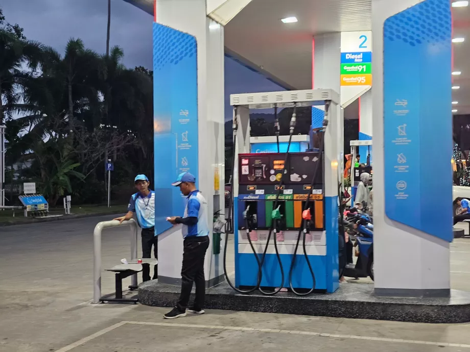 Station de pompage avec opérateur