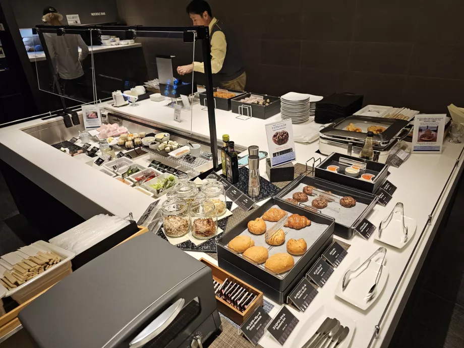 Rafraîchissements au bar-buffet