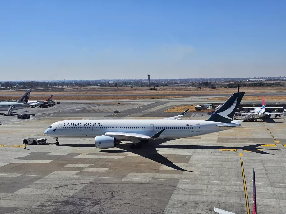 Cathay Pacific, Airbus A350 à l'aéroport de Johannesburg