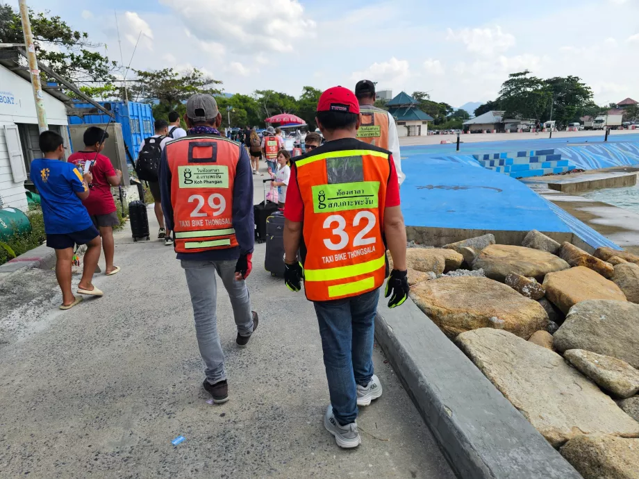 Taxi Bike, les chauffeurs attendent sur le quai