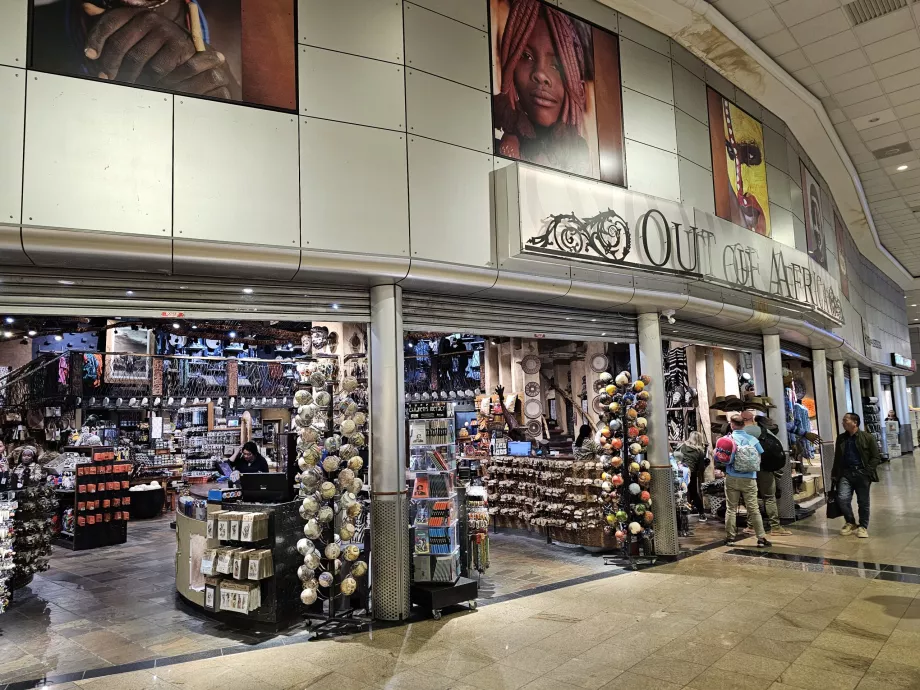 Boutique de souvenirs dans la zone de transit