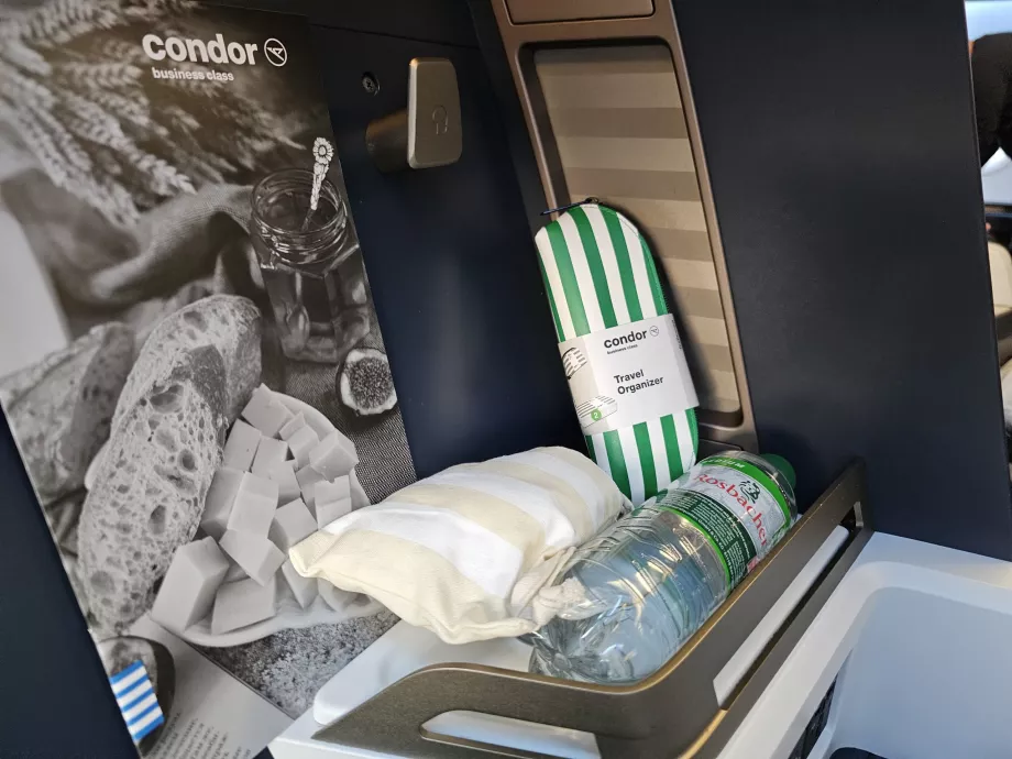 Kit de commodités, menu et eau