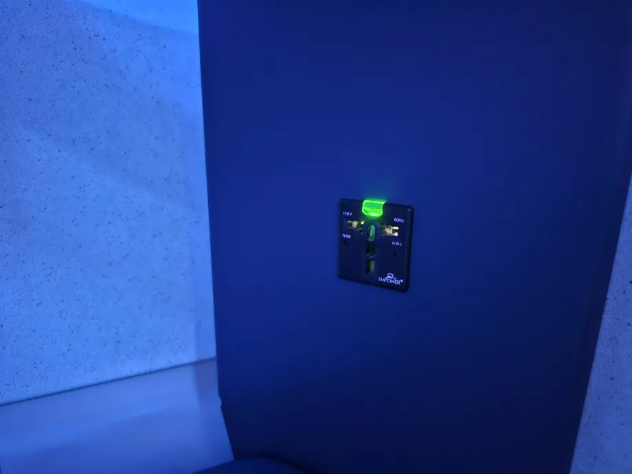 Prise pour charger les appareils électroniques