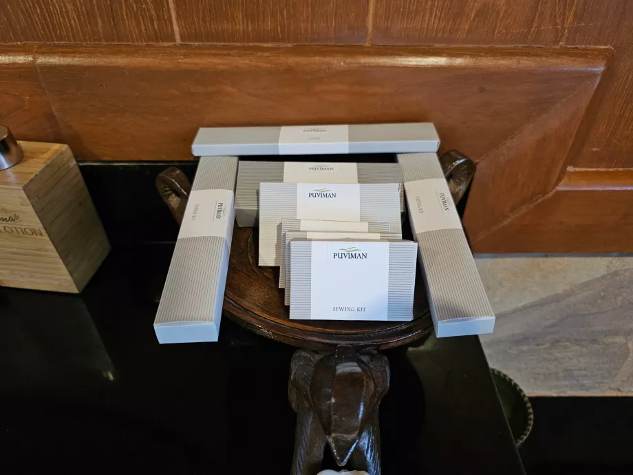 Kit de commodités dans la salle de bain