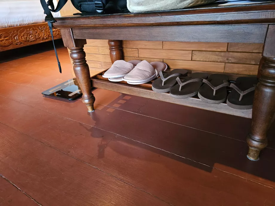 Pantoufles, tongs et échelles d'escalade