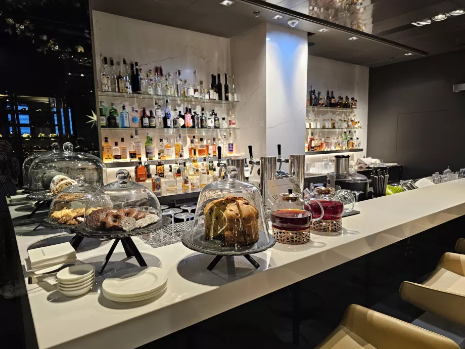 Salon de première classe (terminal principal) - bar