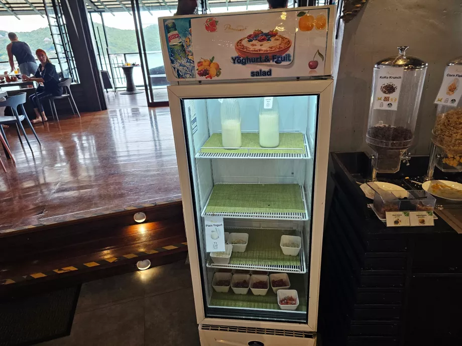 Petit déjeuner : lait et porridge