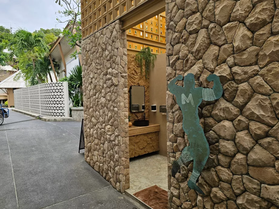 Rin Nai Beach, toilettes gratuites