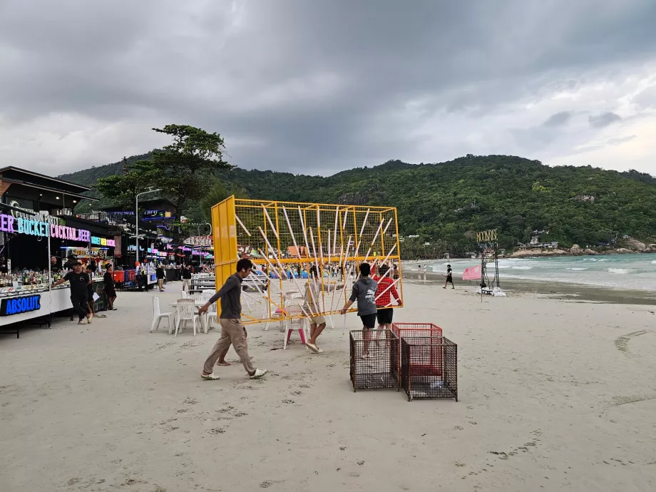 Préparatifs pour la fête de la pleine lune - après-midi