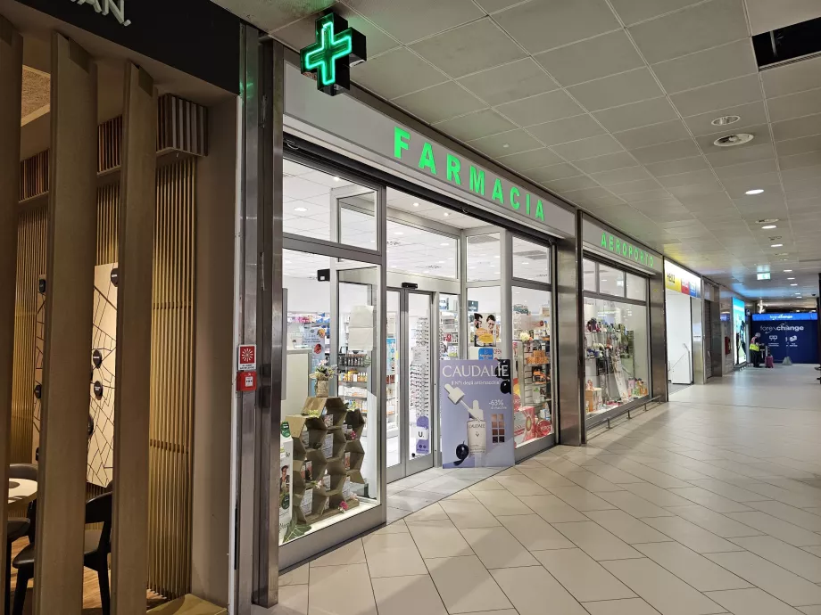 Pharmacie, Aéroport BLQ