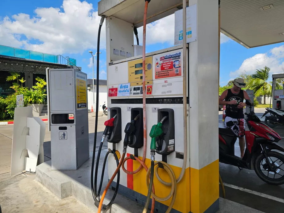 Pompe à essence moderne