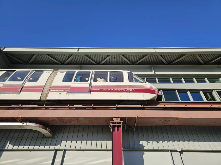 Train aérien