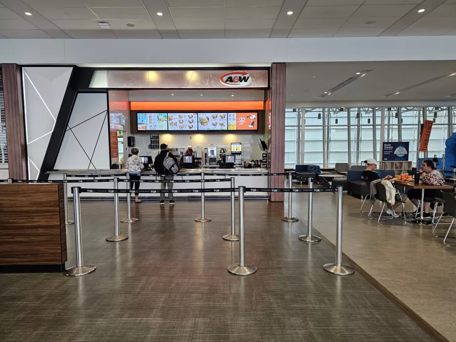 Restauration rapide dans la zone de transit