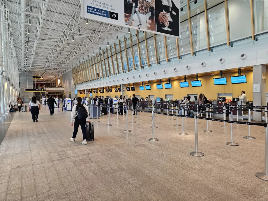 Salle d'embarquement de l'aéroport de Québec