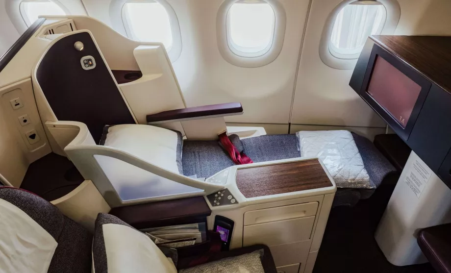 Lit complet en classe affaires Qatar Airways