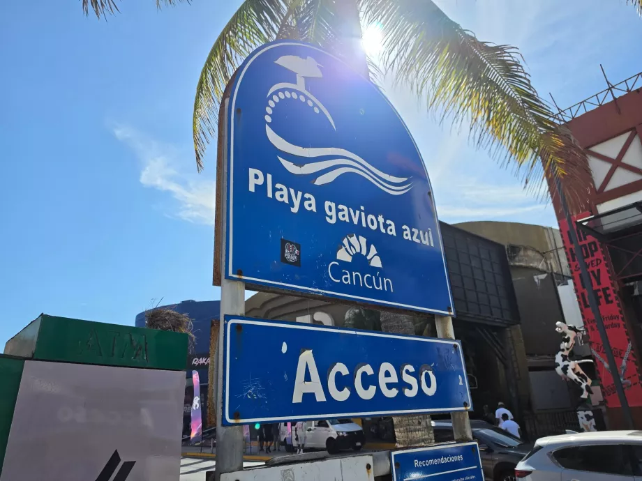 Playa Gaviota Azul, accès public