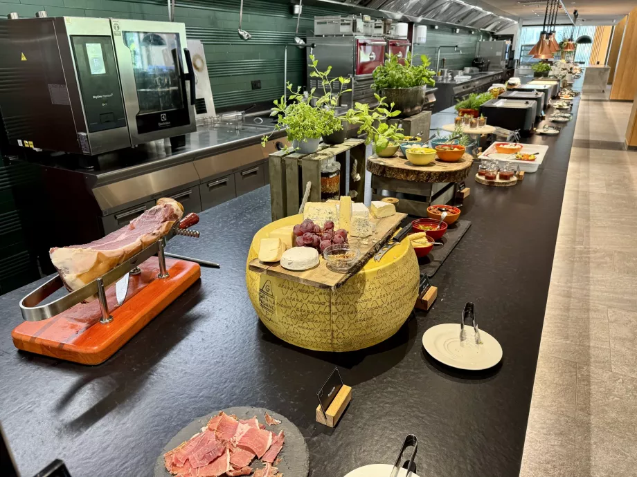 Petit-déjeuner buffet