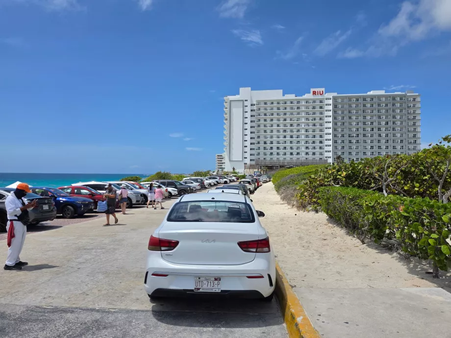 Parking à Playa Delfines