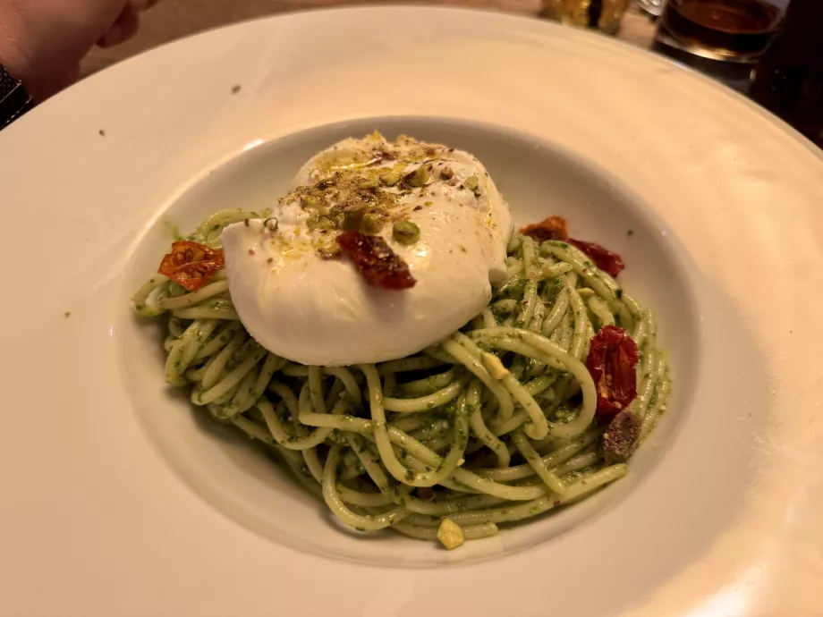 Spaghetti à la burrata