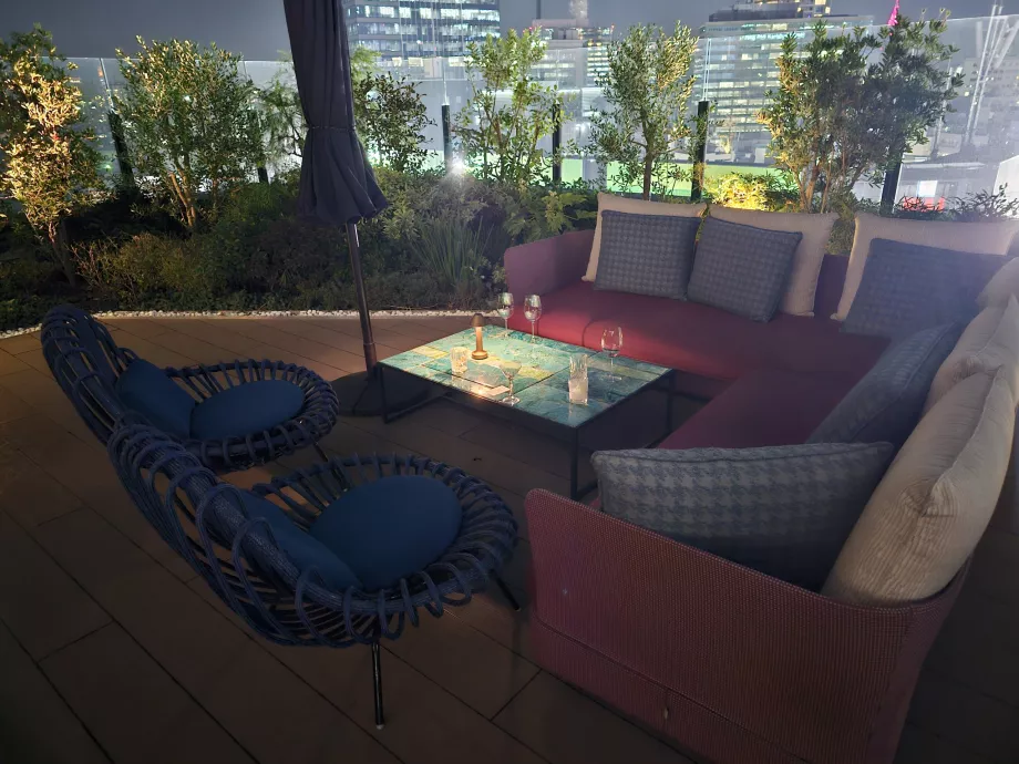 Terrasse extérieure du restaurant Gallery 11