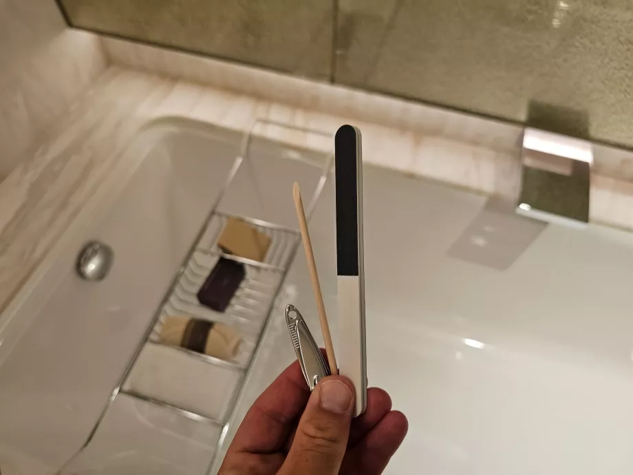 Lime à ongles et coupe-ongles