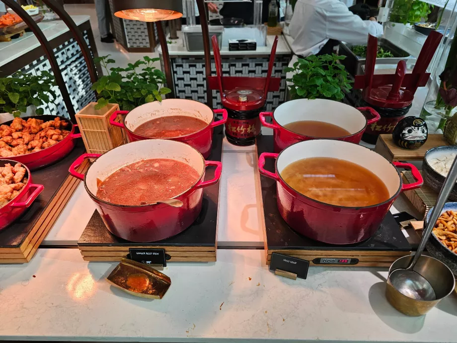 Petit-déjeuner au restaurant Rise