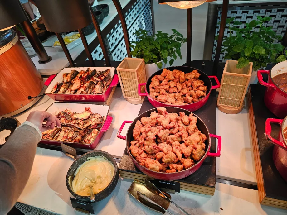 Petit-déjeuner au restaurant Rise