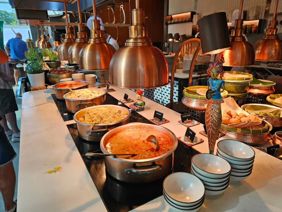 Petit-déjeuner au restaurant Rise