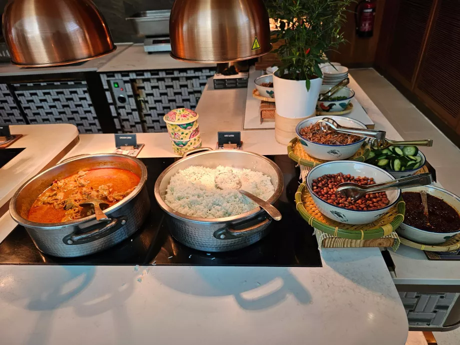 Petit-déjeuner au restaurant Rise