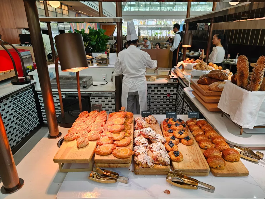 Petit-déjeuner au restaurant Rise